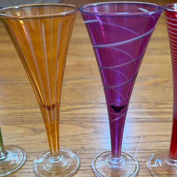 Vintage Etched Colorful Patterned Glasses Approx 6.5 inches tall 2.5 in width - Picture 6 of 16